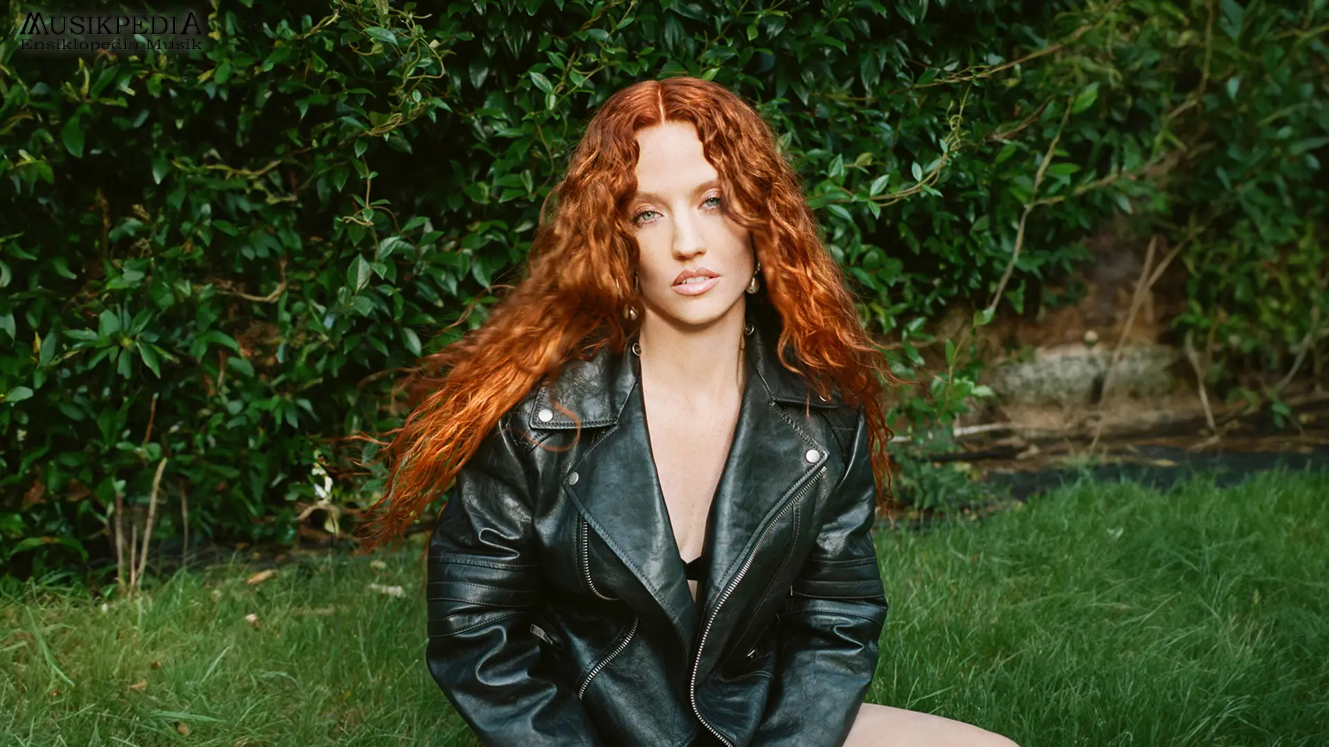 Jess Glynne: Di Balik Suara Menyentuh yang Mempesona Dunia