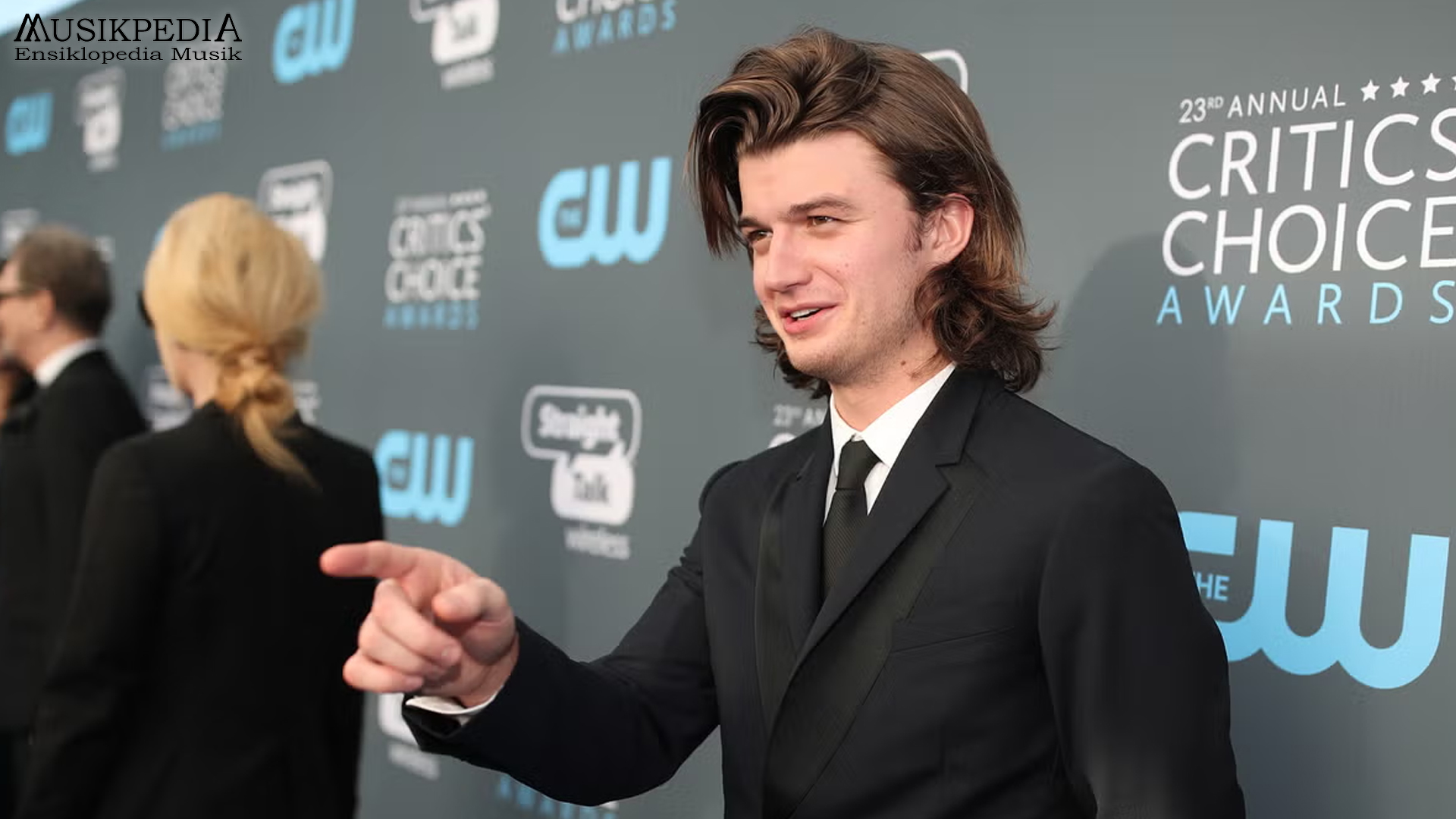 Joe Keery: Dari Steve Harrington ke Karier Musik Solo Menarik