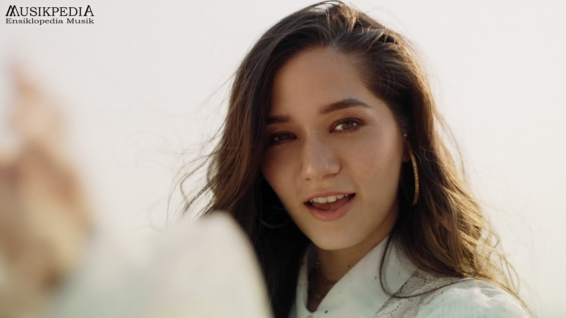 Suara Emas Violette Wautier dalam Lagu-Lagu Penuh Makna