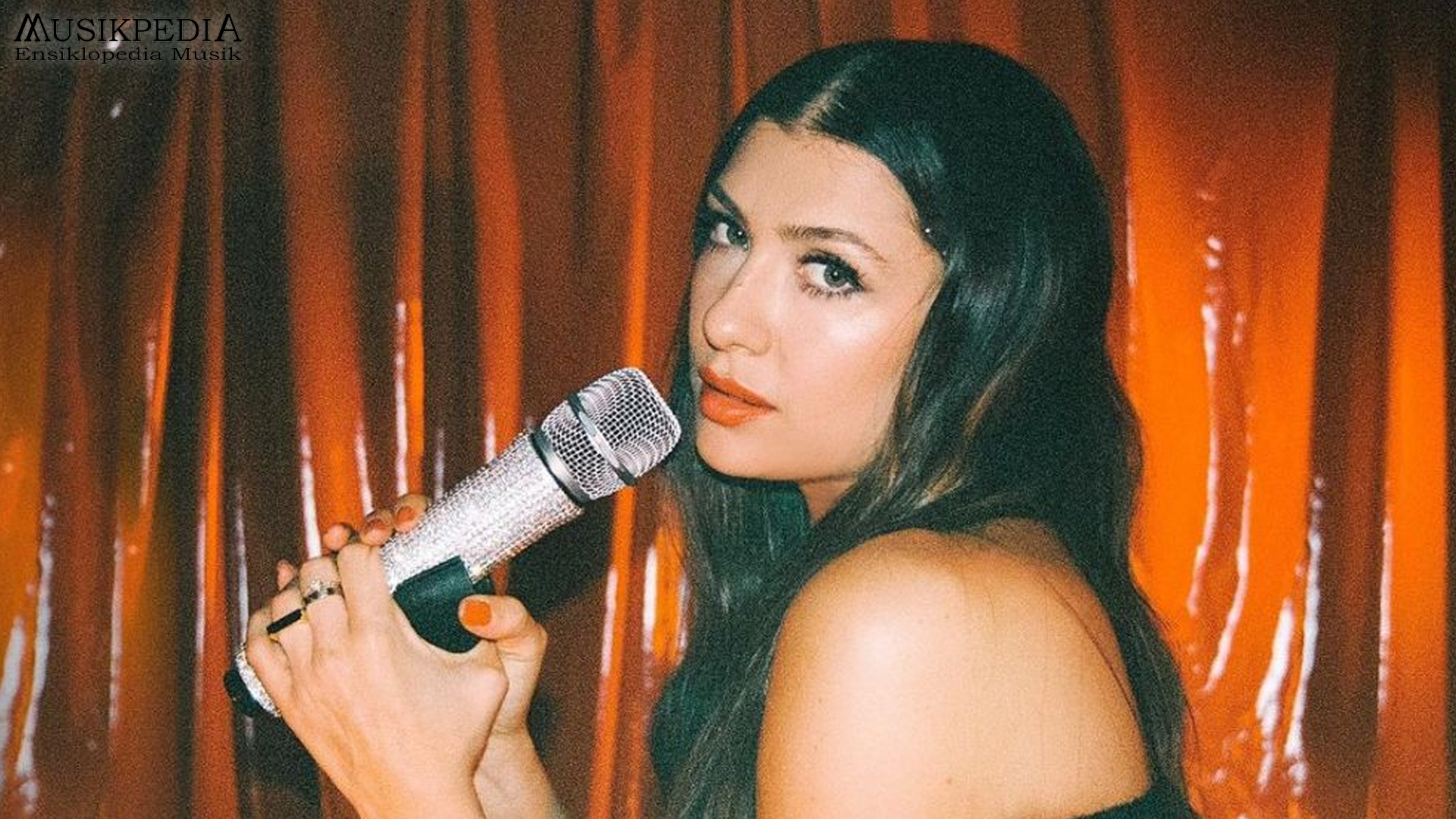 Leah Kate: Dari Hobi Menyanyi ke Panggung Musik Internasional