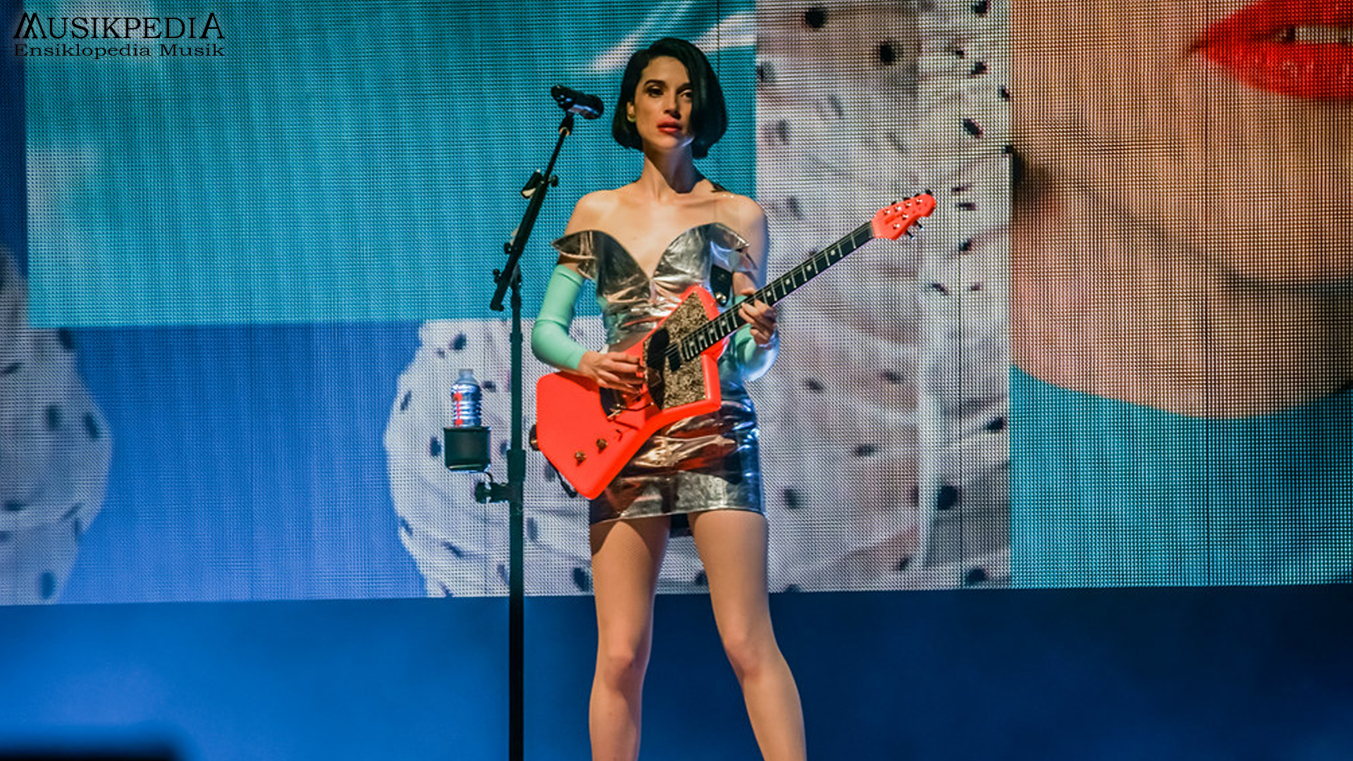Annie Clark: Melodi yang Mengubah Cara Kita Mendengar Musik