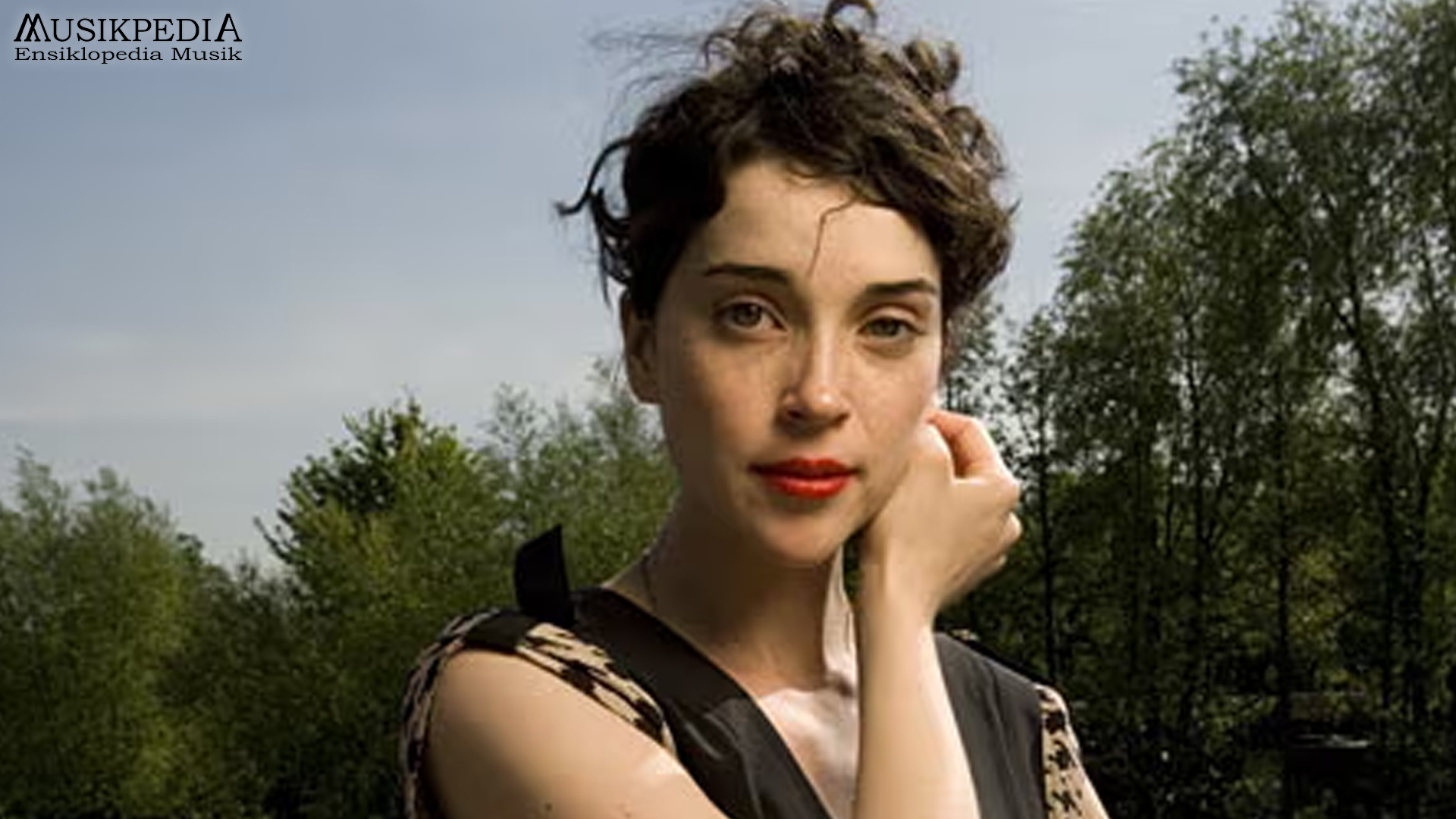 Annie Clark: Melodi yang Mengubah Cara Kita Mendengar Musik