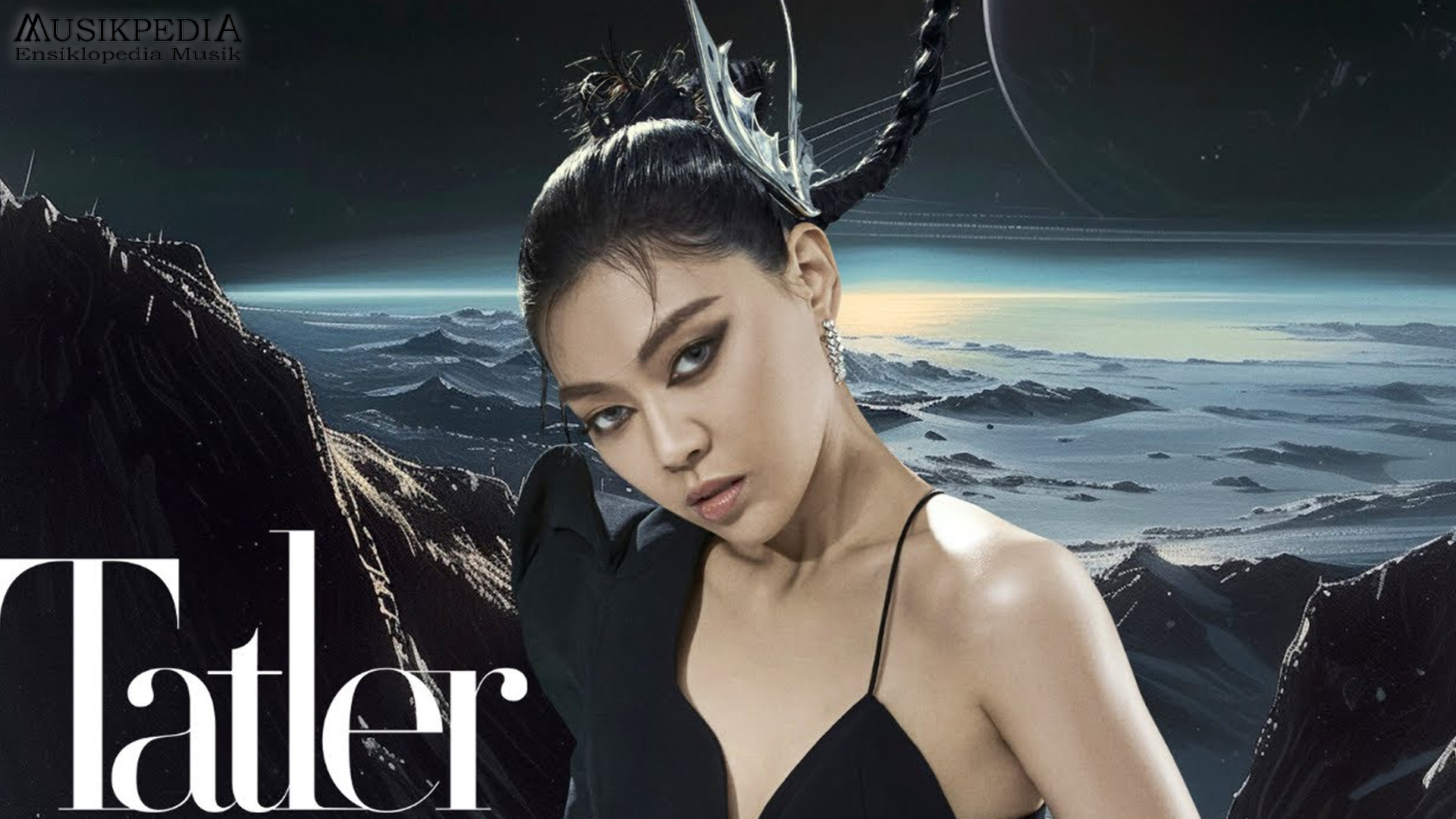 Misteri di Balik Topeng: Cerita Unik Jasmine Sokko di Dunia Musik