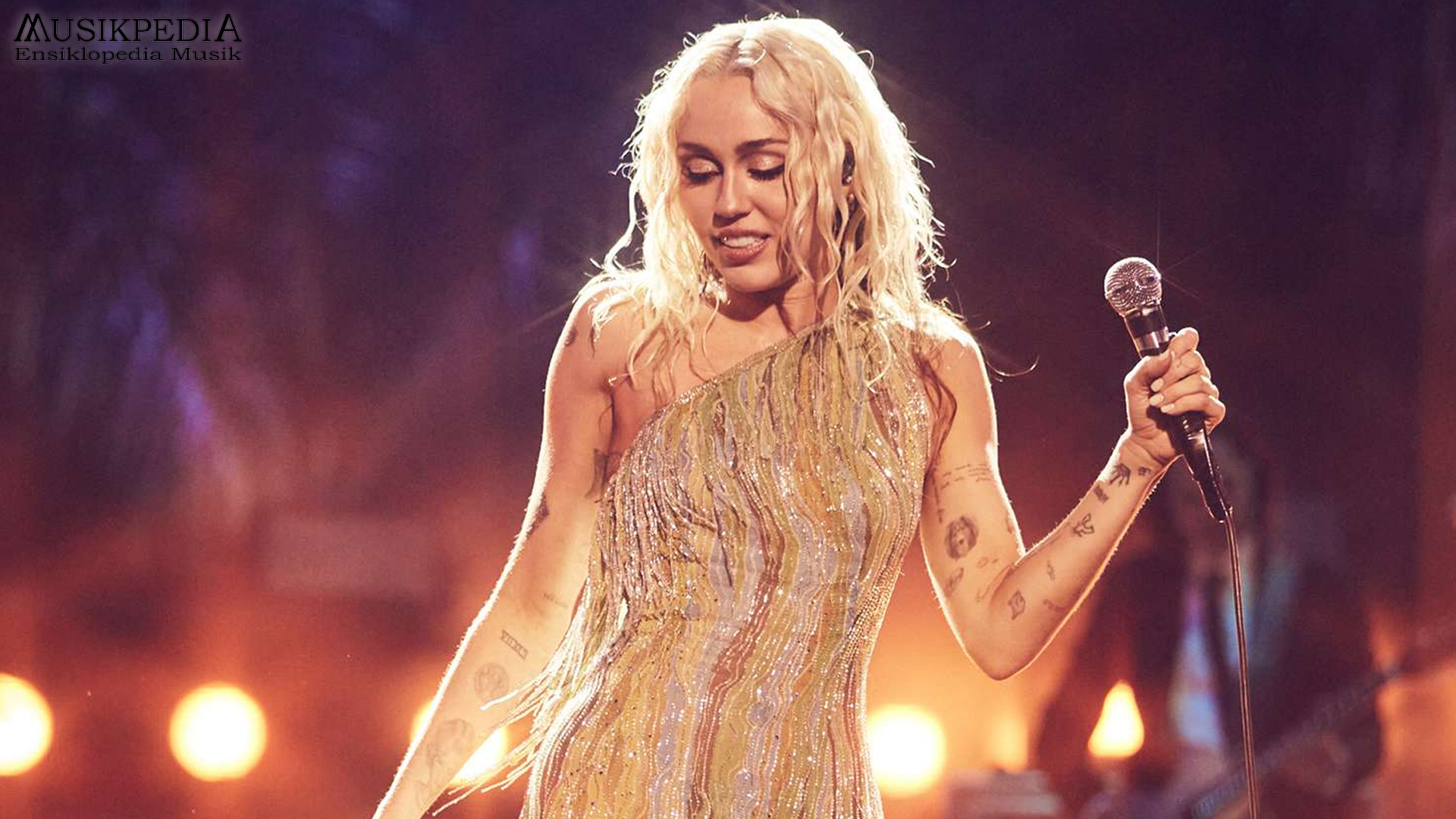 Gaya dan Musik Miley Cyrus yang Terus Berubah dan Memikat