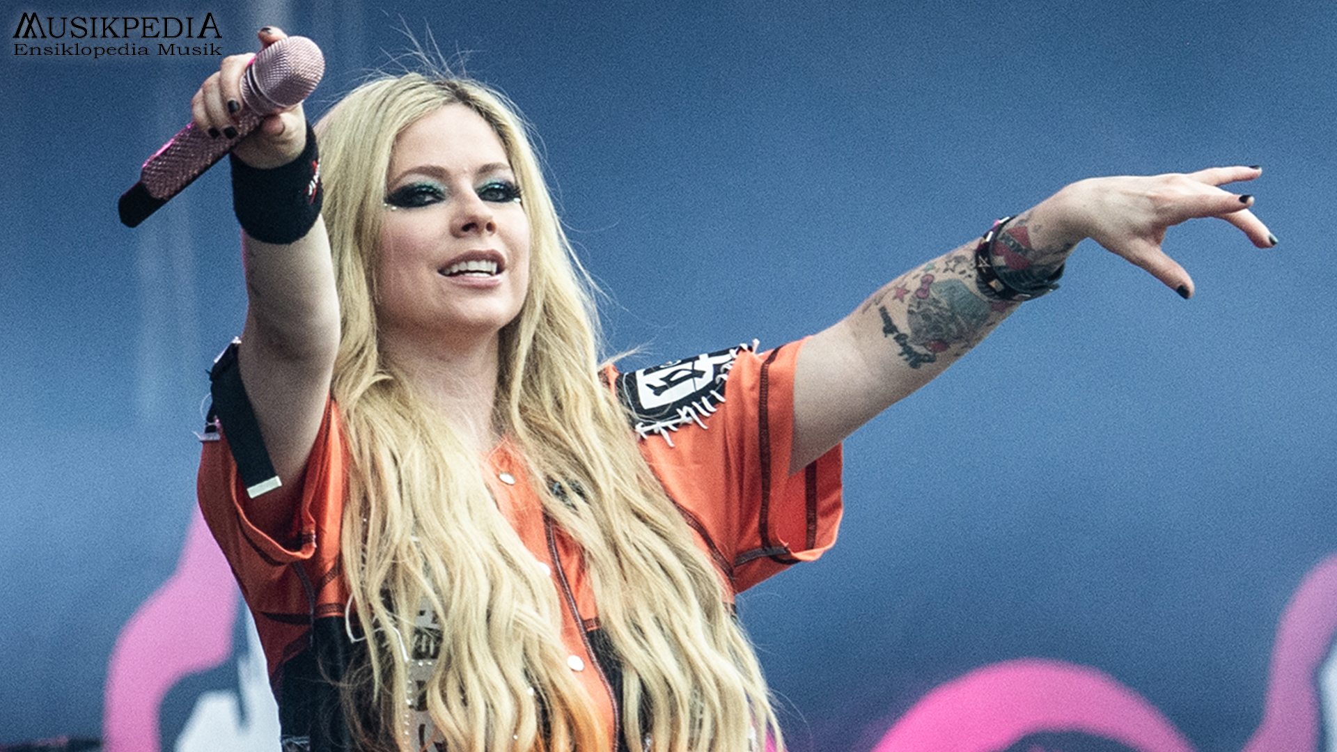Mengenal Avril Lavigne: Lebih Dari Sekadar Penyanyi Pop Punk