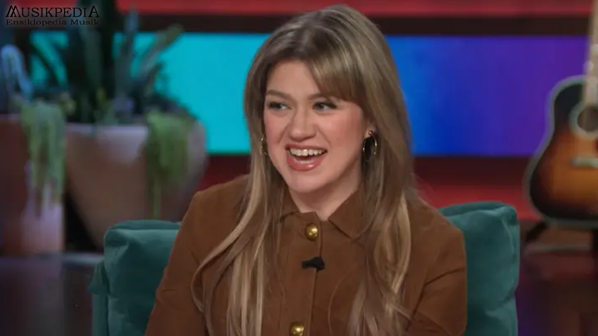 Kelly Clarkson dan 4 Mengeluarkan Energi yang Bikin Musiknya