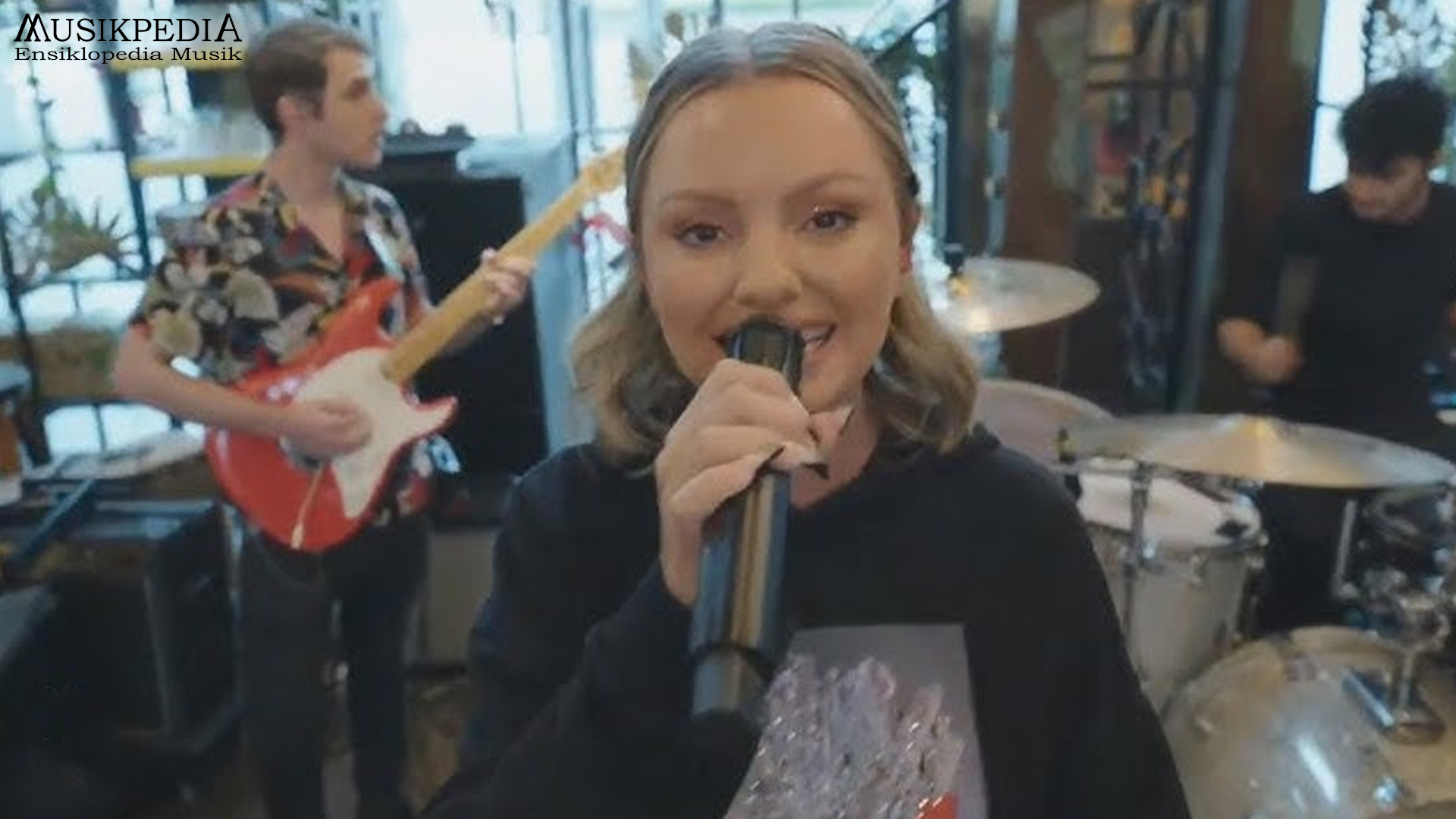 Dari Rumania untuk Dunia: Alexandra Stan dan Warisan Musiknya