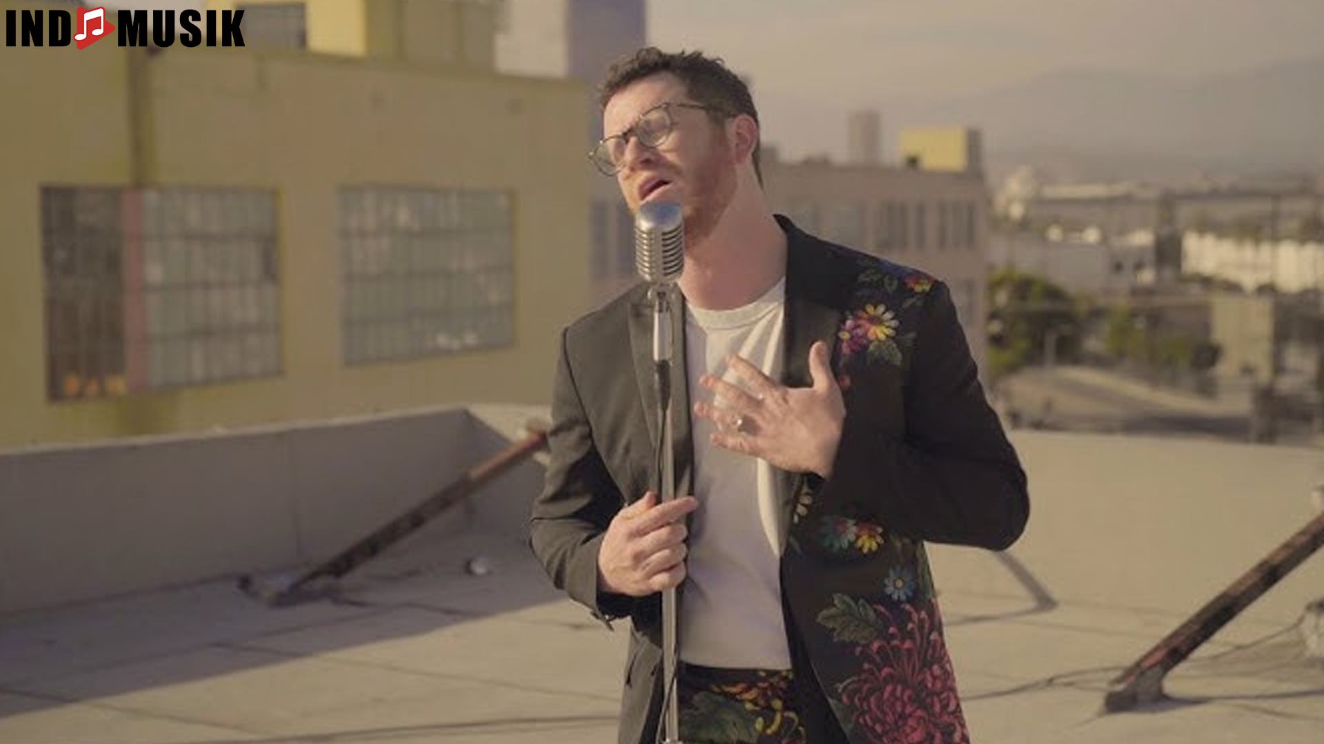 Dari Rekaman ke Playlist: 4 Lagu Sam Fischer yang Paling Populer