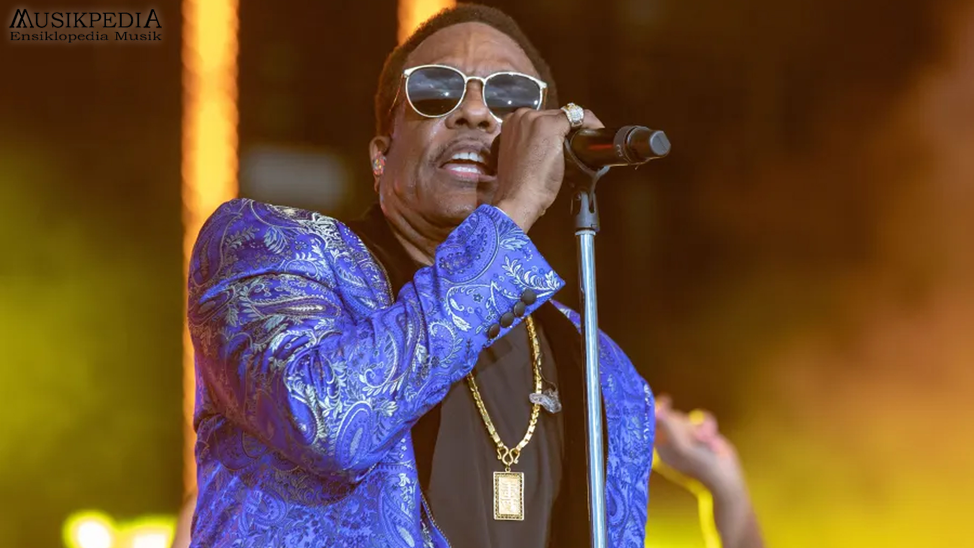 5 Alasan Mengapa Charlie Wilson Masih Relevan di Era Modern