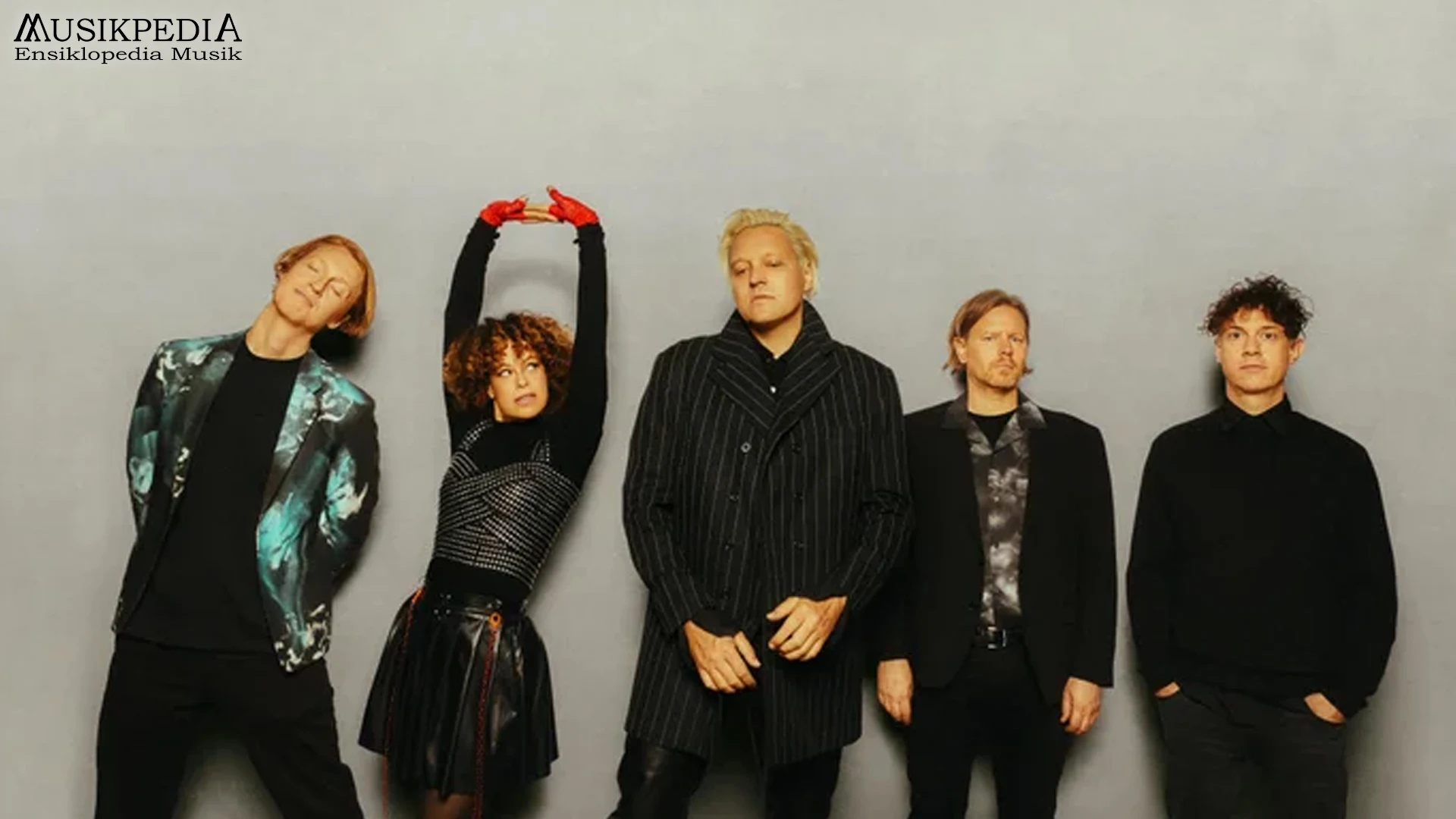 5 Alasan Mengapa Arcade Fire Selalu Berbeda dari Band Lain 2 5 Alasan Mengapa Arcade Fire Selalu Berbeda dari Band Lain