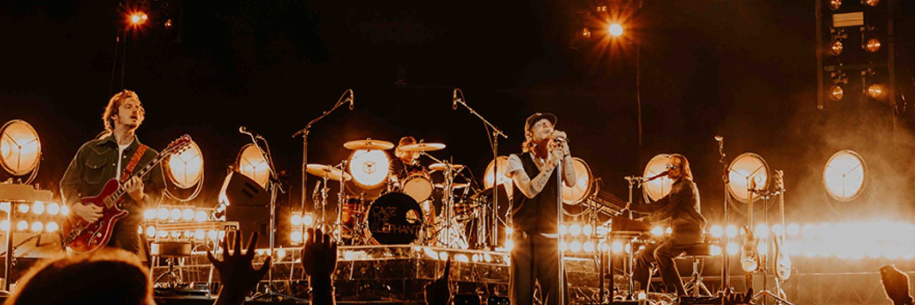 Mengenal Vokalis Cage The Elephant dengan 5 Fakta Menarik