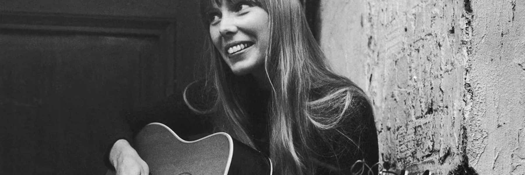 Joni Mitchell & 4 Momen Musik yang Bikin Lo Terinspirasi
