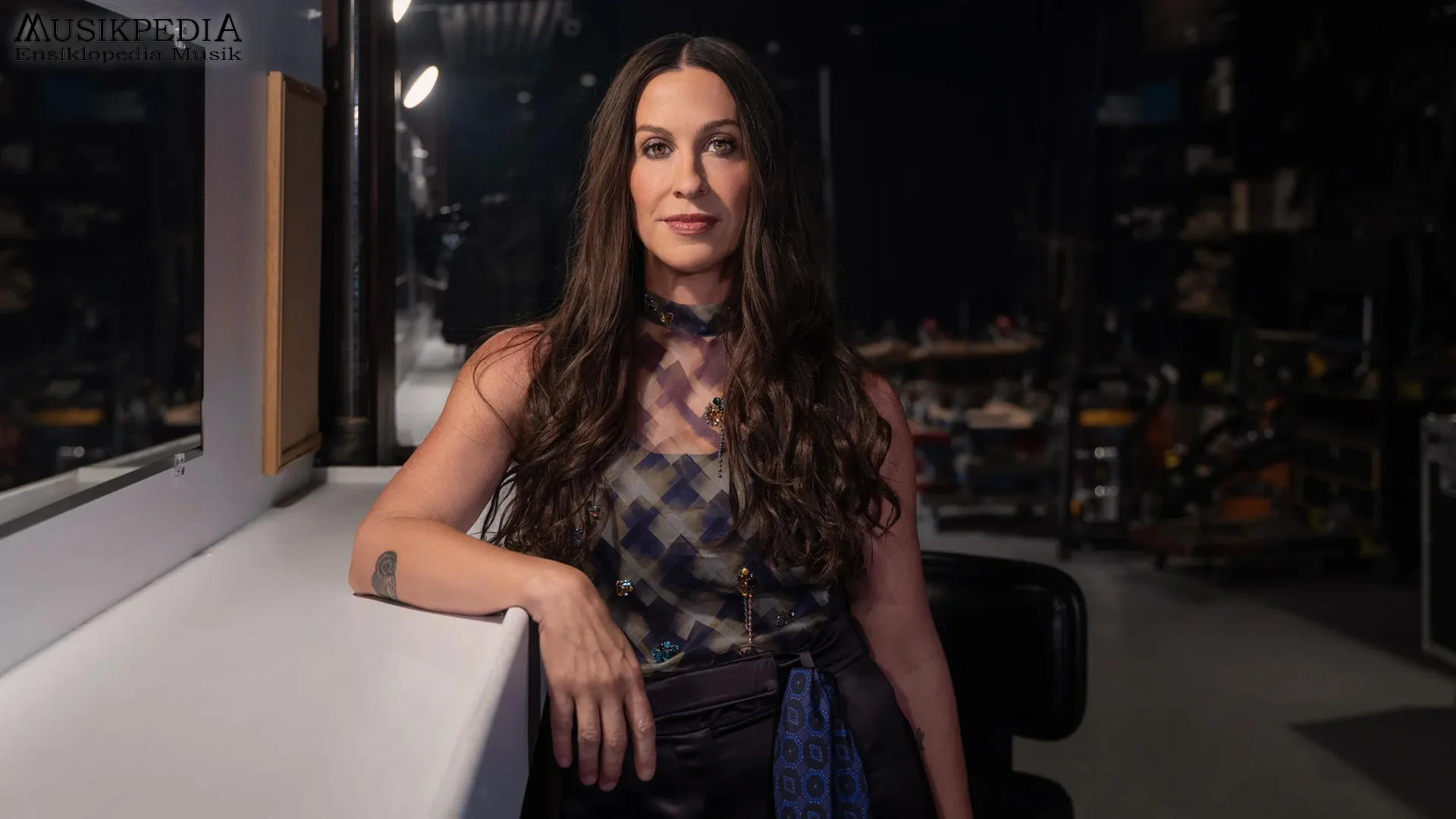 5 Album Legendaris Alanis Morissette yang Bikin Hati Meledak 2 5 Album Legendaris Alanis Morissette yang Bikin Hati Meledak