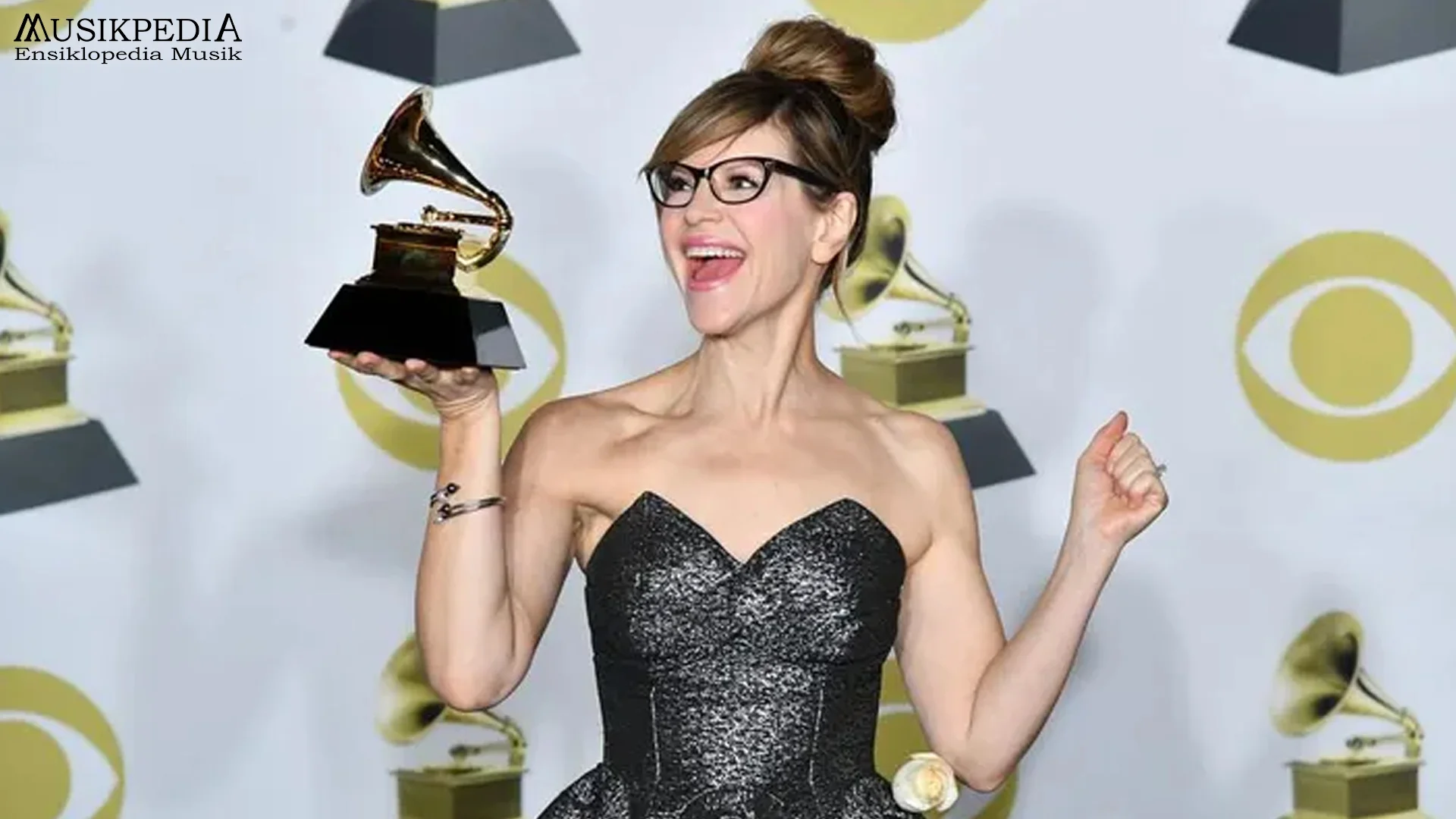 Lisa Loeb Masih Jadi Inspirasi 4 Fakta Tentang Perjalanan Musiknya 2 Lisa Loeb Masih Jadi Inspirasi 4 Fakta Tentang Perjalanan Musiknya