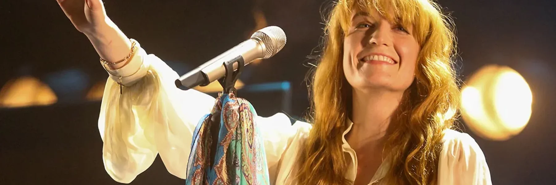 5 Fakta Menarik Penyanyi Florence Welch yang Jarang Disorot Media