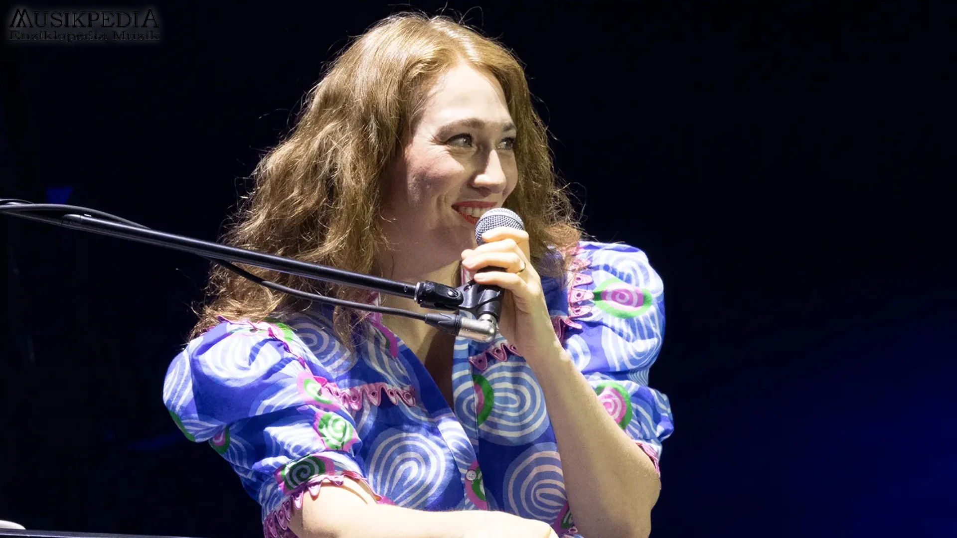 Menyelami 4 Lagu Hits Regina Spektor Masih Memikat Hati Pendengar