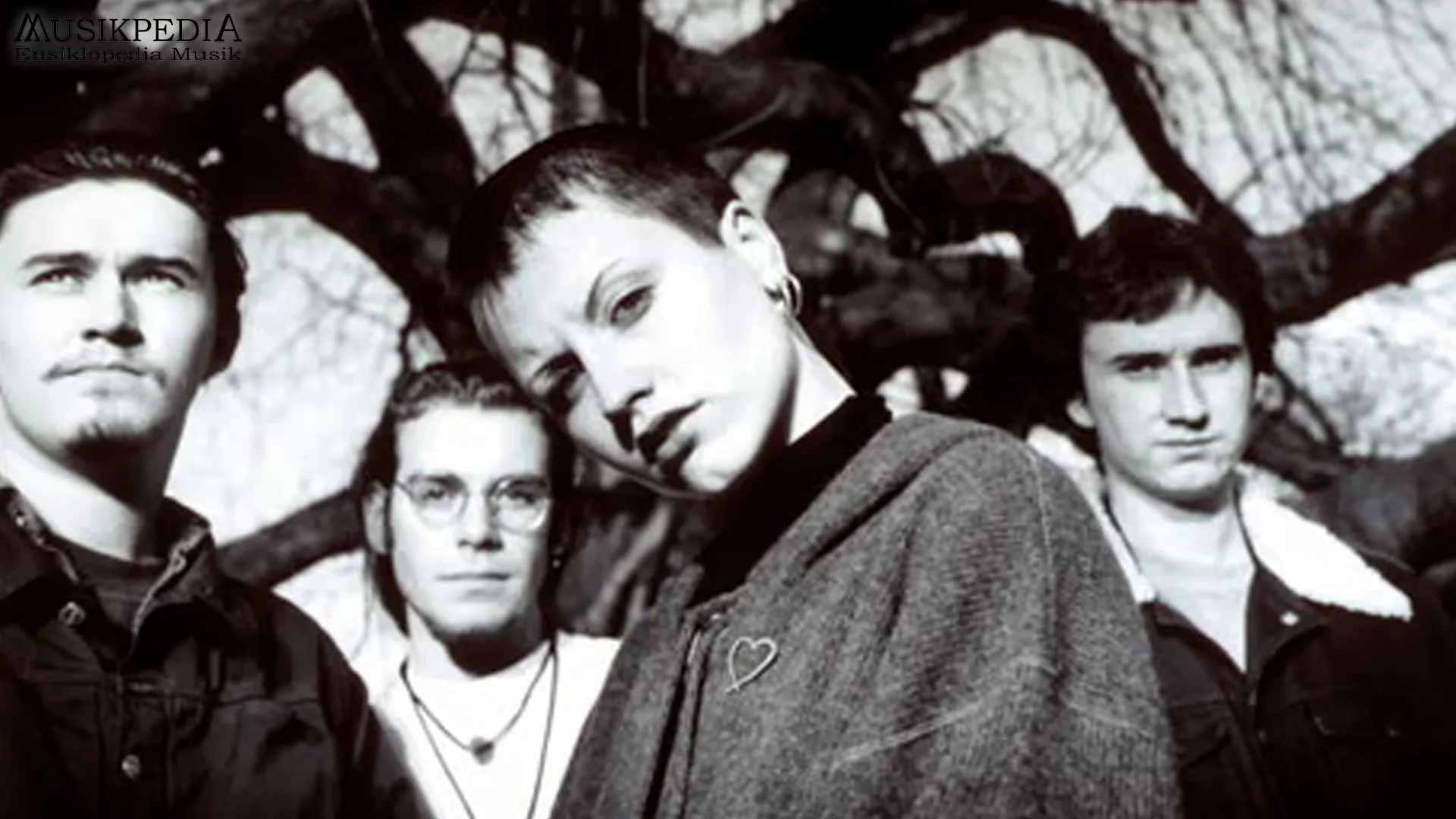 5 Lagu Penyanyi The Cranberries Yang Menjadi Super Ikon Musik Era 90an