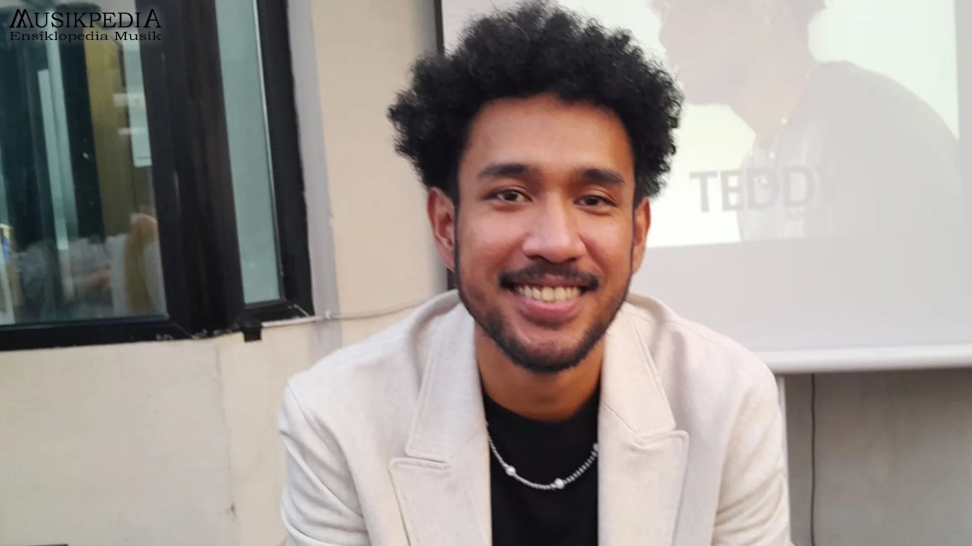 Teddy Adhitya Tampilkan 5 Lagu Hits Yang Bikin Fans Terpesona 2 Teddy Adhitya Tampilkan 5 Lagu Hits Yang Bikin Fans Terpesona