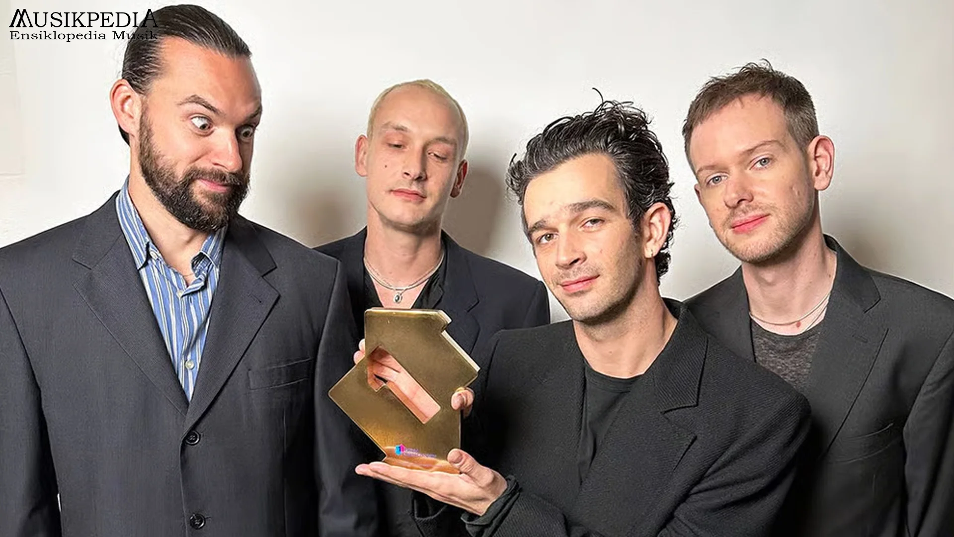 Hal Magic Panggung Penyanyi The 1975 Yang Tak Bisa Ditiru