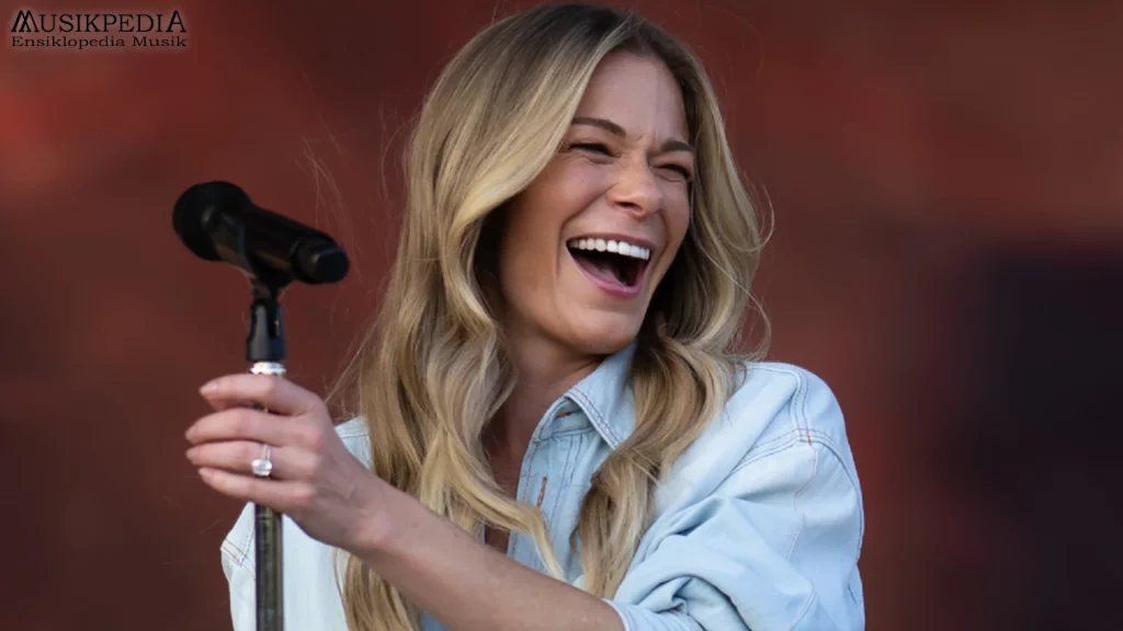 4 Perubahan Gaya Brutal Musik LeAnn Rimes dari Country ke Pop