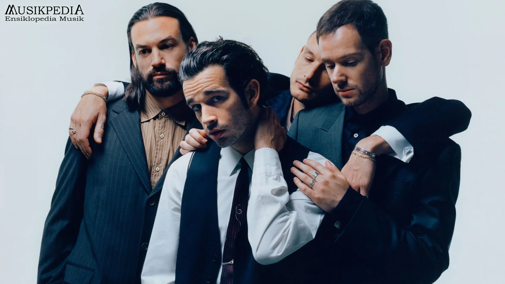 Hal Magic Panggung Penyanyi The 1975 Yang Tak Bisa Ditiru