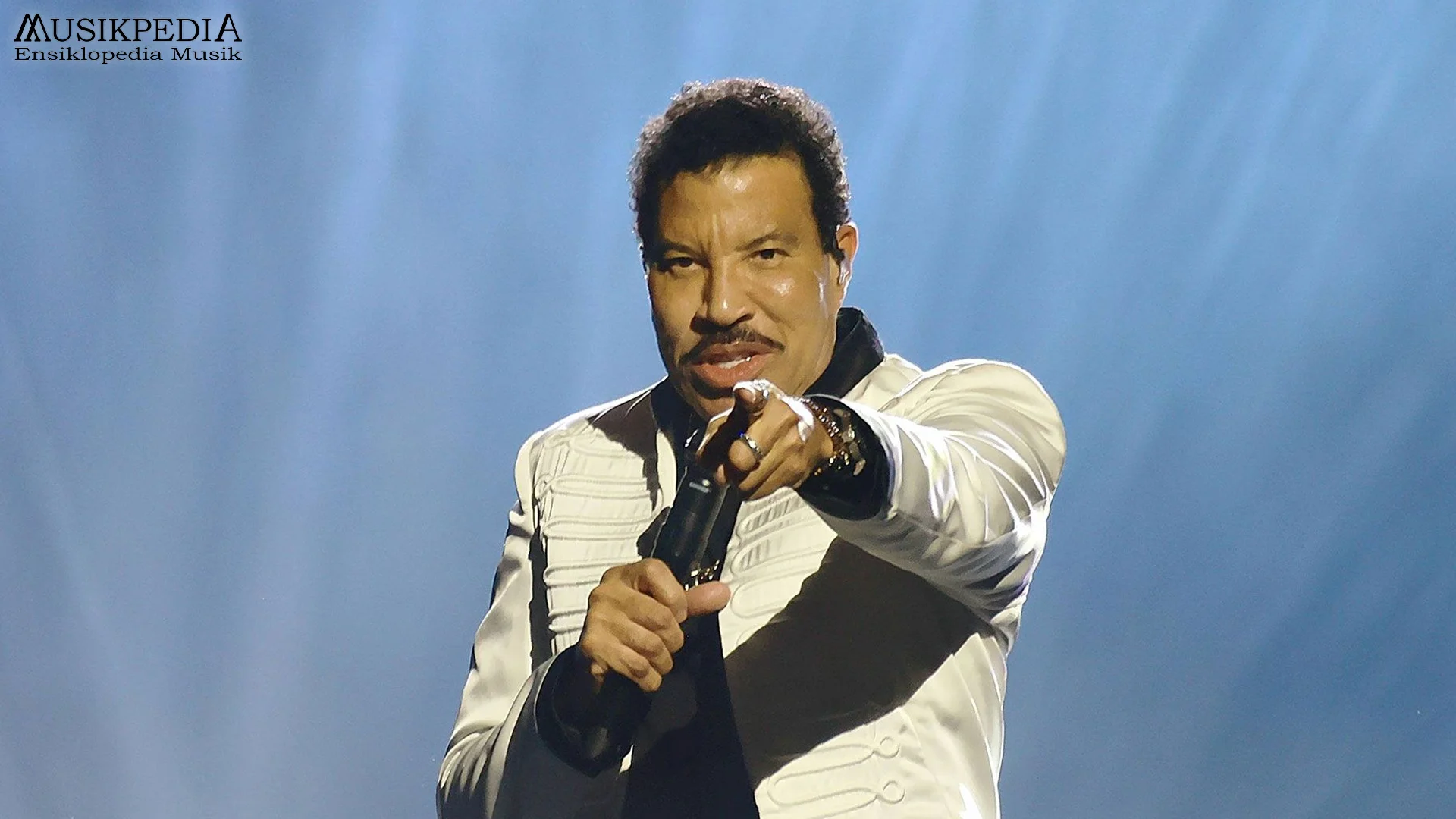4 Lagu Lionel Richie Paling Viral dengan Magic yang Abadi di Hati